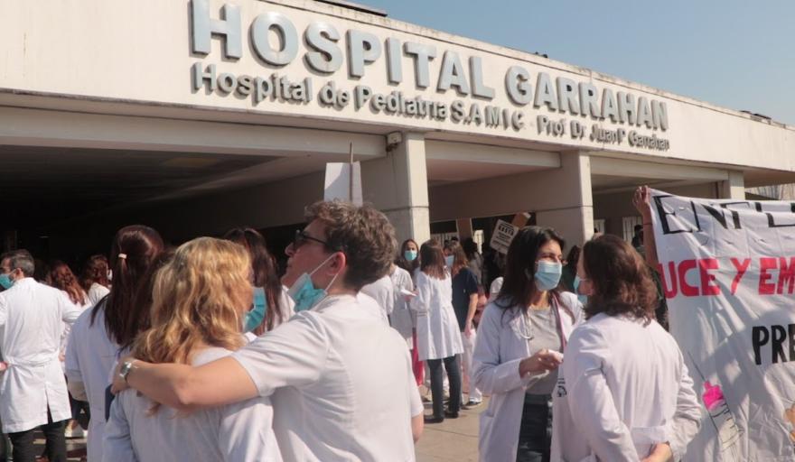 El Garrahan no se toca: trabajadores de la salud marchan contra el ajuste y el abandono