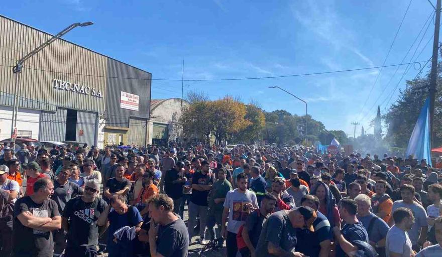 La UOM cerr&oacute; la paritaria sider&uacute;rgica, pero Villa Constituci&oacute;n rechaz&oacute; el acuerdo y prepara protestas