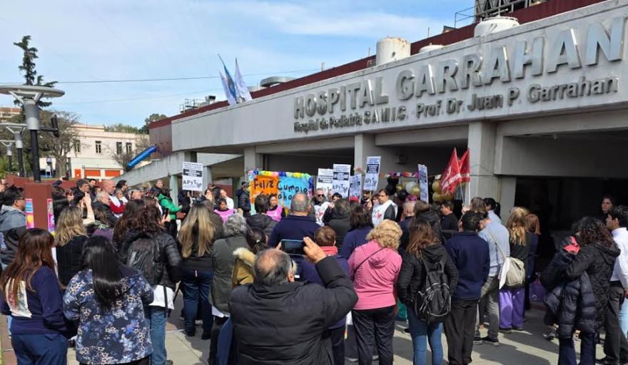 Trabajadores del Garrahan denuncian un fuerte ajuste: &ldquo;Faltan pr&oacute;tesis y enfermeras, pero hay millones destinados a la especulaci&oacute;n financiera&rdquo;