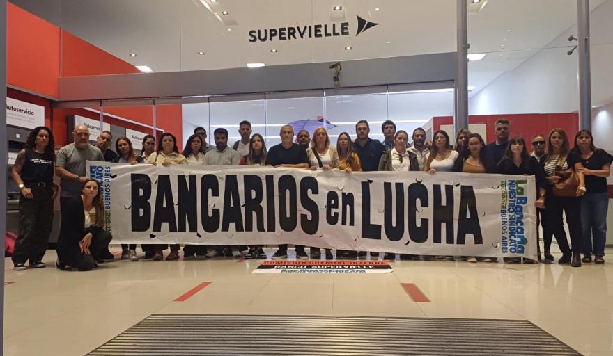 Conflicto en el Supervielle: denuncian achique, peligran empleos y La Bancaria se declara en alerta