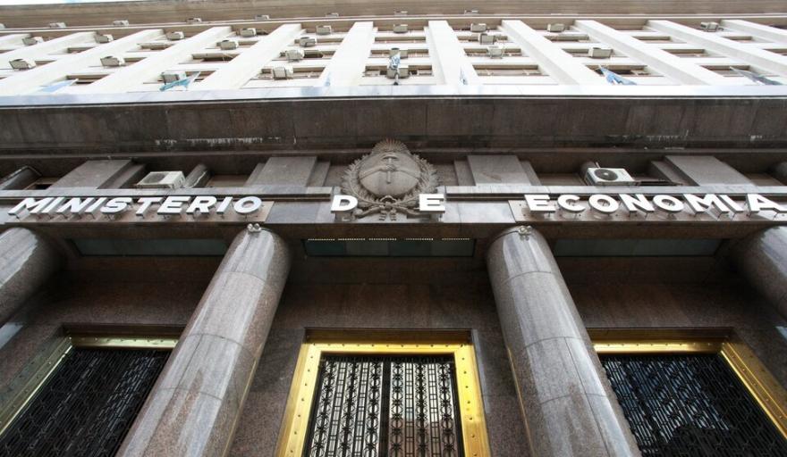 Contin&uacute;a el ajuste en el pa&iacute;s