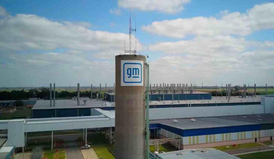 General Motors mantendr&aacute; paradas de producci&oacute;n en 2026 y crece la preocupaci&oacute;n por el empleo en la industria automotriz
