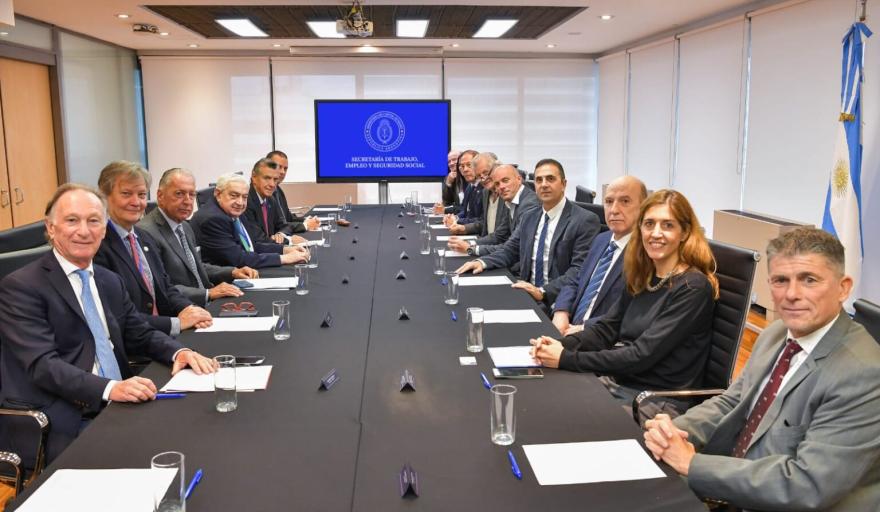 Diálogo Tripartito en Marcha: El Gobierno Nacional Impulsa una Mesa de Negociación para la Reforma Laboral
