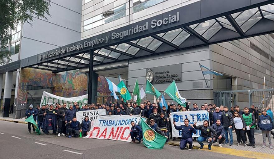 Incertidumbre y conflicto laboral: El sindicato denuncia intentos de cierre en la histórica planta de Dorada S.A en Llavallol