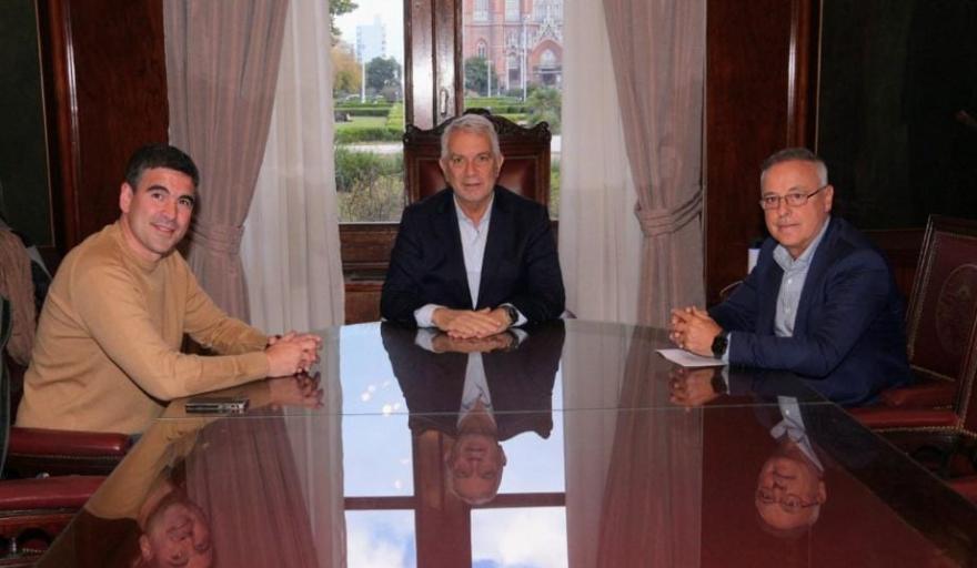 La Plata: el municipio acordó con UPCNBA un aumento salarial del 7% para los empleados municipales