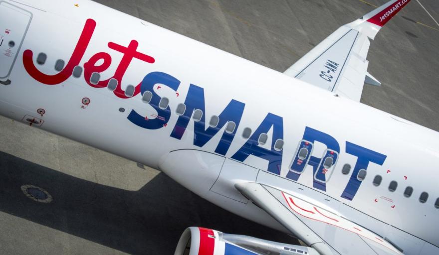 JetSMART en turbulencia: paro el 1° de agosto por “sueldos mejores para extranjeros que para argentinos”