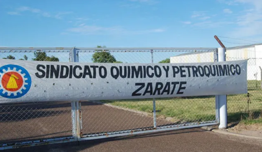 Laboratorios Pyam sigue sin pagar salarios ni aportes: nueva protesta de Químicos y Petroquímicos en la Secretaría de Trabajo de Entre Ríos