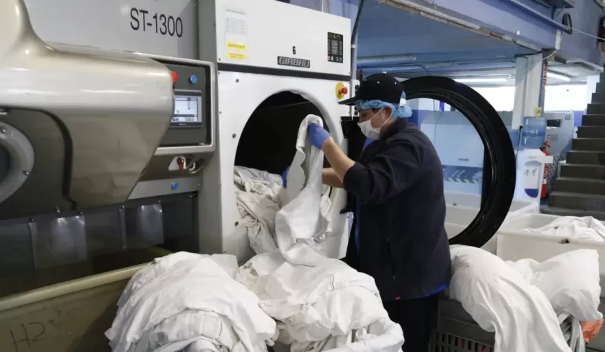 Tintorerías y lavaderos cierran mejoras salariales para 2025