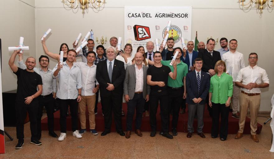 Agrimensores bonaerenses realizaron la tradicional Ceremonia de Bienvenida a los nuevos matriculados