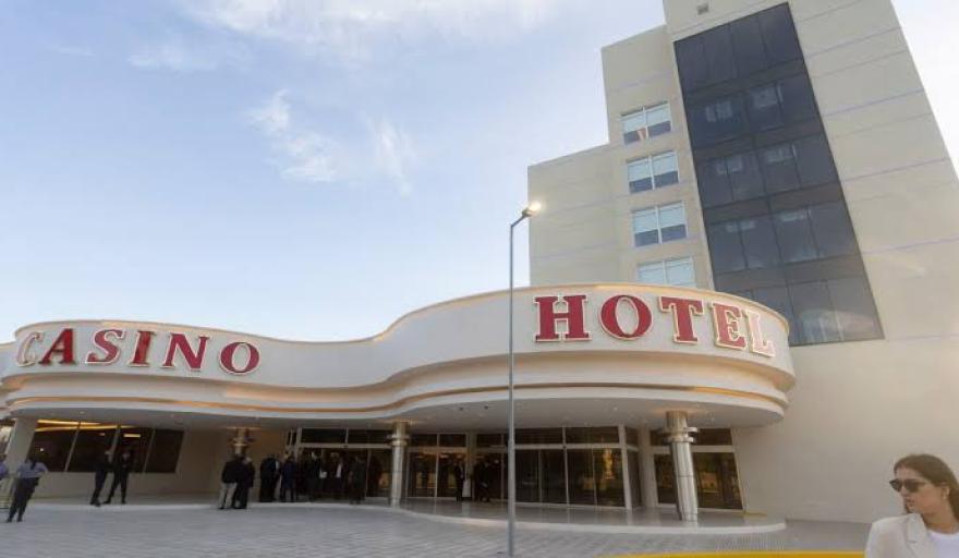 Trabajadores del Casino del R&iacute;o Viedma denuncian falta de respuestas y advierten con retenciones de servicio