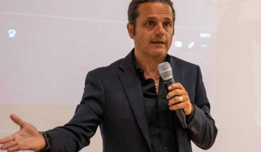 Farmac&eacute;uticos denuncian al Gobierno por habilitar la venta online de medicamentos con receta