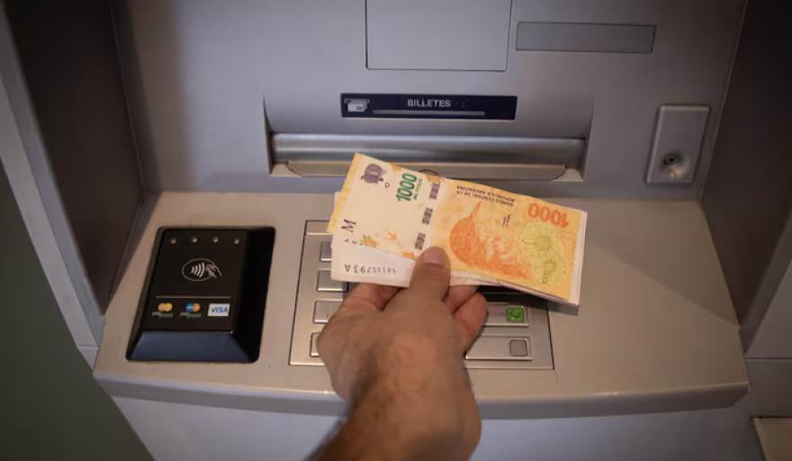 Salarios en Argentina: Crecimientos Desiguales y Desafíos para el Gobierno