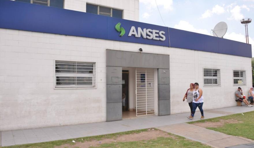 ATE cruz&oacute; a Caputo por el uso del FGS para financiar hipotecarios: &ldquo;La plata de los trabajadores no puede ser una caja bancaria&rdquo;