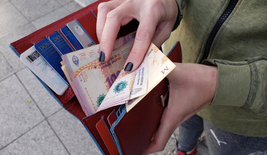La Brecha Creciente: Salarios vs. Inflación en Argentina
