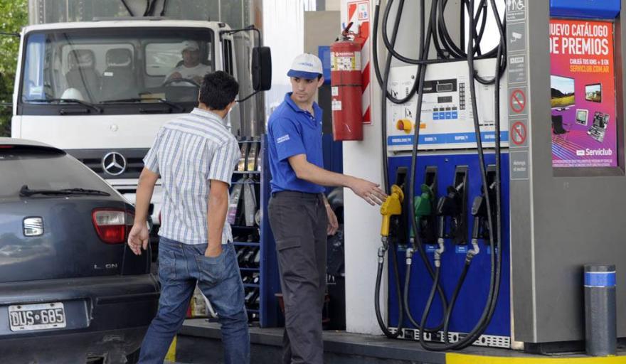 Histórico fallo: condenan a una estación de servicio por lesiones en la columna de un operario