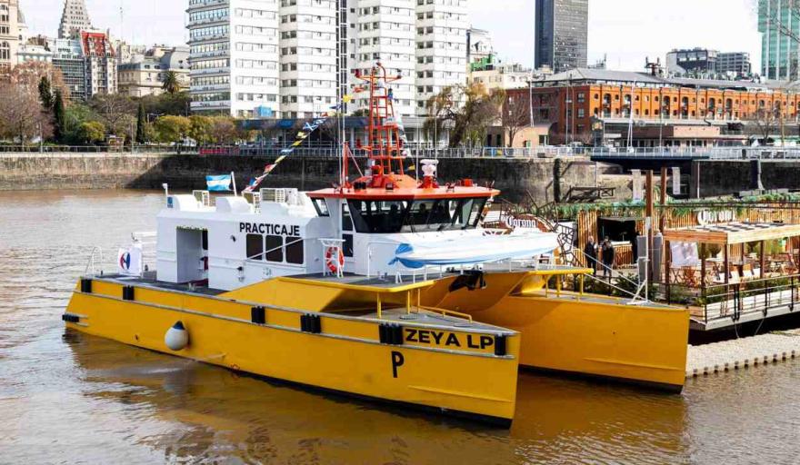 Se botó la lancha ZEYA LP: un símbolo de soberanía y esperanza para la marina mercante argentina