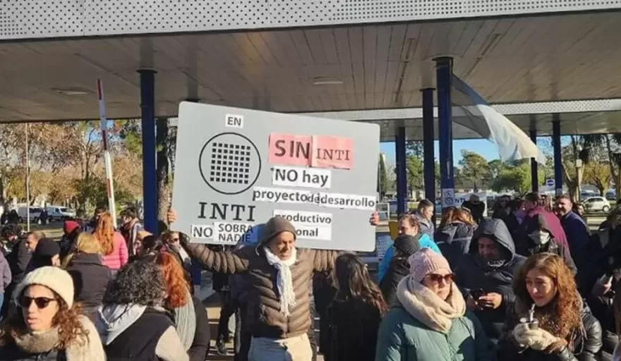 INTI: Avanza una ofensiva judicial y legislativa para frenar el DNU que amenaza con eliminar 1.140 empleos