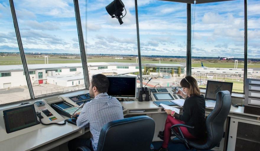 Controladores aéreos denuncian incumplimientos de EANA y anuncian medidas de fuerza escalonadas desde el 17 de diciembre