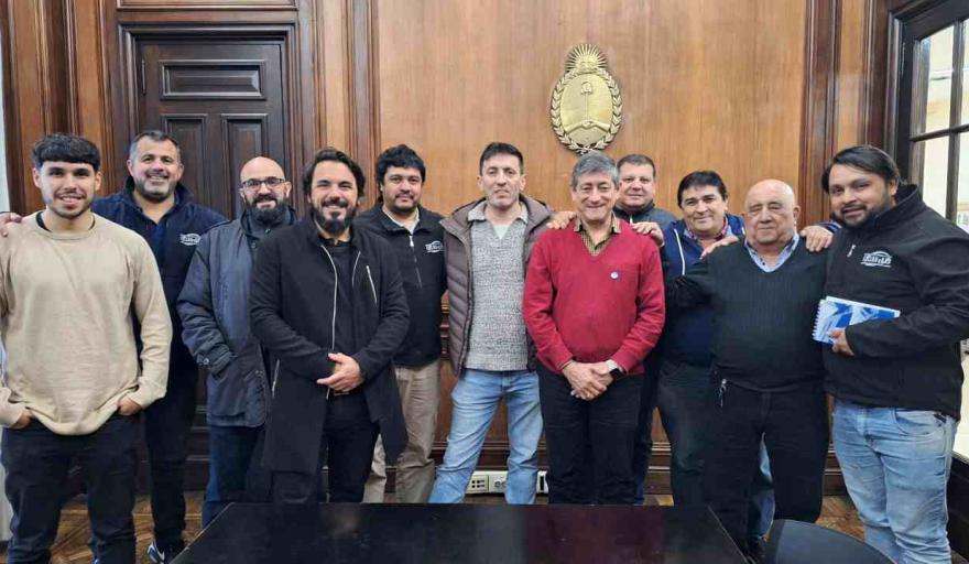 Gremios desmotadores logran aumento salarial del 21% y rompen el techo paritario