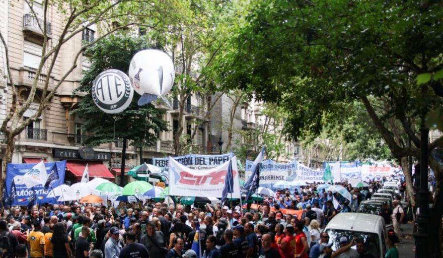El Frente de Sindicatos Unidos anunci&oacute; un paro de 36 horas con movilizaci&oacute;n si la Reforma Laboral vuelve al Senado