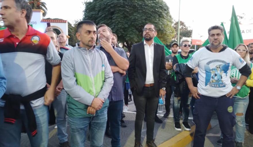 Rodrigo Aristimuño acompañó la marcha de ATE contra el ajuste en IOSFA: “En Rosales hay 35 mil afiliados que necesitan respuestas”