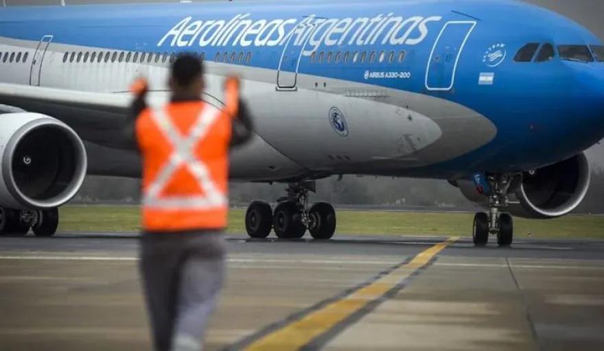 Gremios Aeronáuticos Rechazan Oferta Salarial de Aerolíneas Argentinas: Conflicto se Intensifica