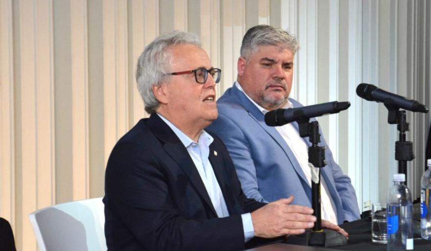 Acusan al superintendente Claudio Stivelman de intervenir una obra social en medio de un presunto conflicto de intereses