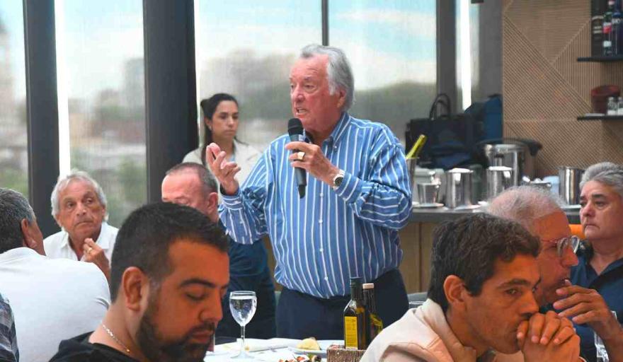 Barrionuevo se planta en la interna de la CGT: ''No estamos de acuerdo con un nuevo triunvirato''
