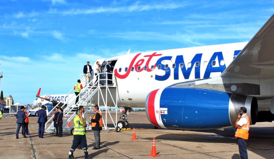 JetSMART despidió personal argentino sin causa y lo reemplaza por trabajadores extranjeros, denunció la ASTJ