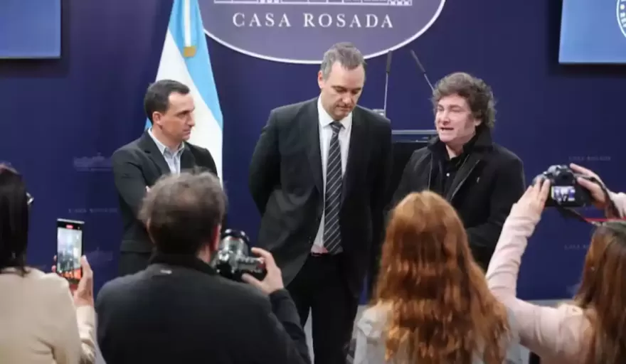 El Gobierno impulsa un nuevo plan de retiros voluntarios en los Medios Públicos y designa a Javier Lanari para ejecutar el ajuste