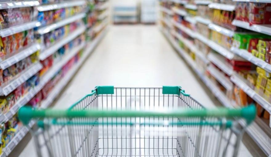 Crece el endeudamiento para subsistir: m&aacute;s de la mitad de los hogares usa cr&eacute;dito para gastos b&aacute;sicos