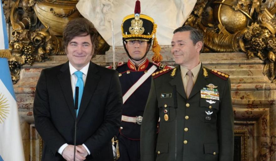 Defensa autoriz&oacute; a militares a tener un segundo empleo ante el deterioro salarial del sector
