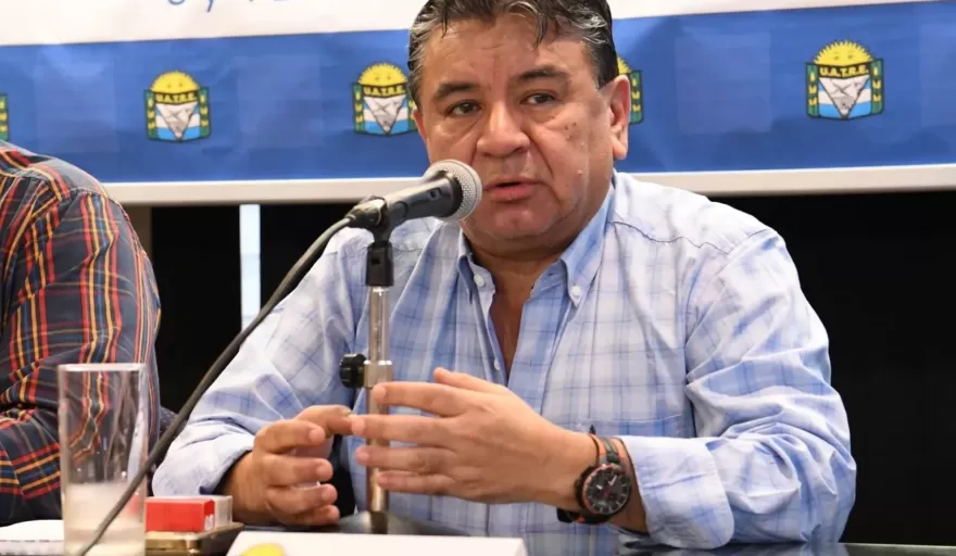 Chats explosivos: el interventor de OSPRERA se presenta como parte del círculo Milei y complica a la cúpula libertaria
