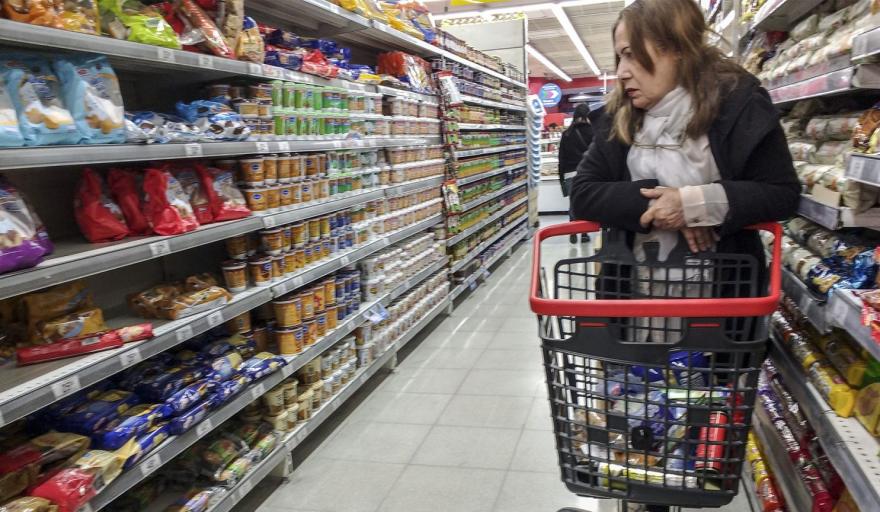 Un supermercado deberá pagar más de $6 millones por despido sin causa e irregularidades laborales