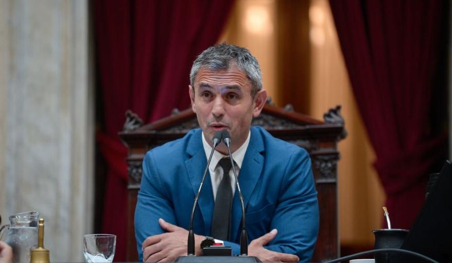 Escándalo por coimas en la compra de medicamentos: las empresas de Menem y Aguirre comparten domicilio