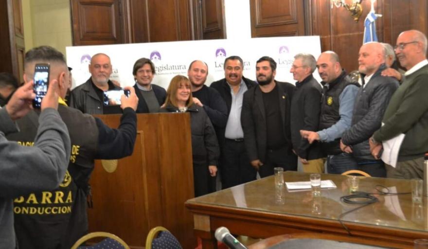 Taxistas presionan en la Legislatura porte&ntilde;a para regular las apps de transporte: &ldquo;No se puede seguir en una desigualdad total&rdquo;