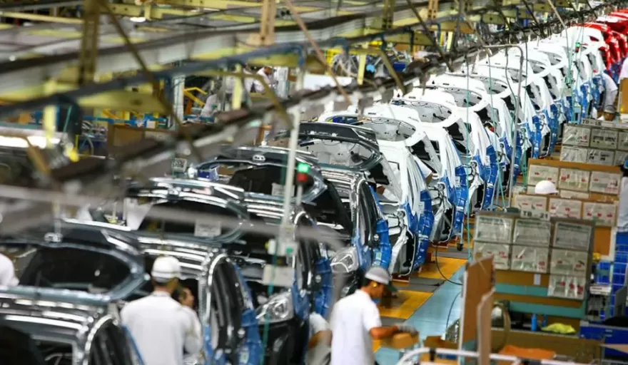 Preocupaci&oacute;n en el SMATA: la producci&oacute;n automotriz cay&oacute; 18,6% en el primer cuatrimestre y crece la alarma en las f&aacute;bricas