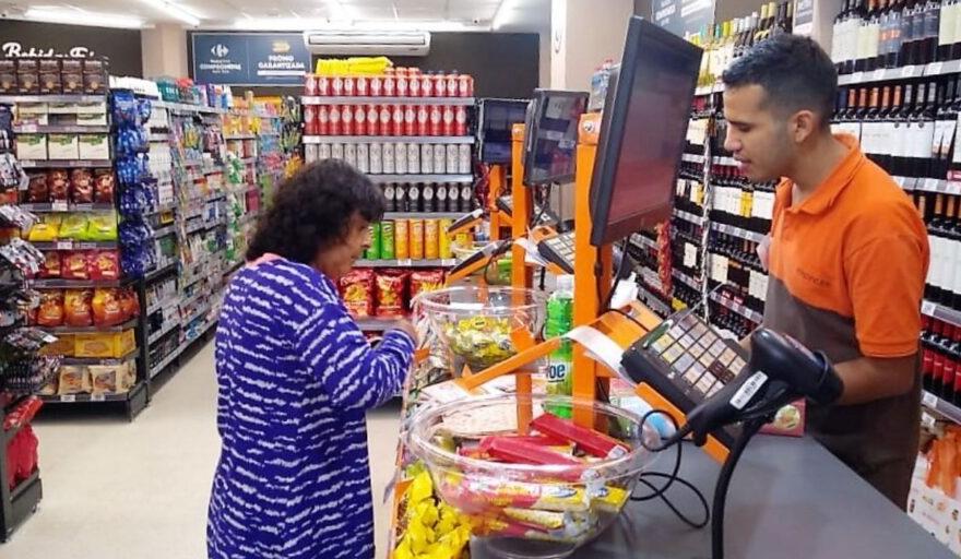 Empleados de Comercio: en septiembre rige un nuevo aumento salarial y el sueldo básico supera el millón de pesos