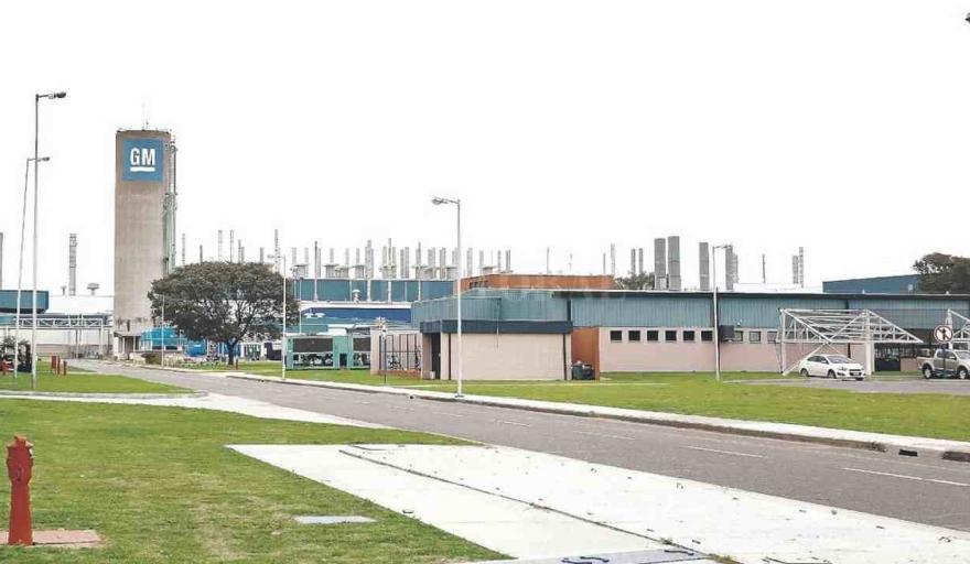 General Motors extender&aacute; en 2026 los parates peri&oacute;dicos en la planta de Alvear y pagar&aacute; salarios al 75%