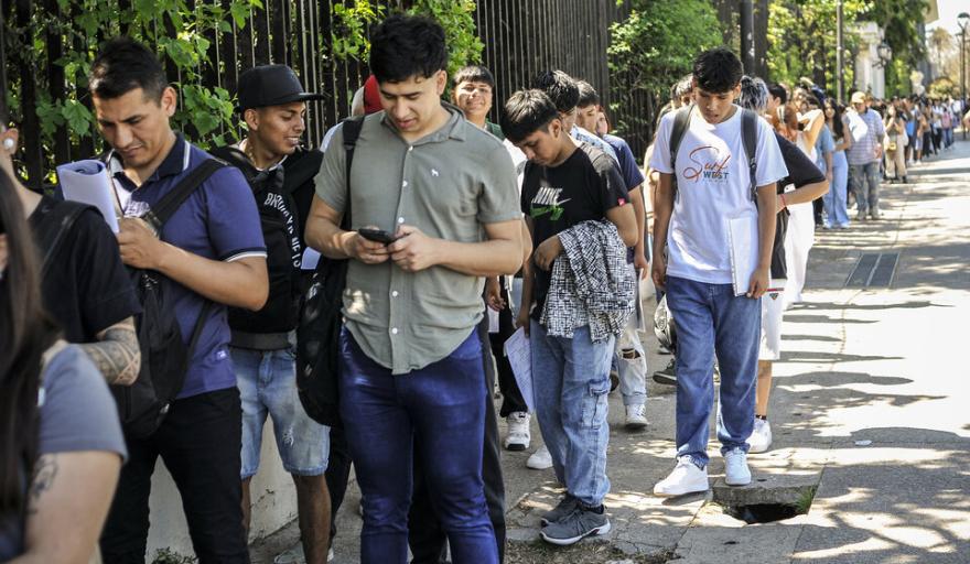 Aumento del Desempleo en Buenos Aires: Un Llamado Urgente a la Acción