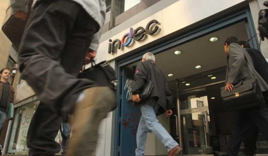 Consultoras privadas cuestionan cambios del Indec y alertan que las revisiones habrían evitado mostrar recesión técnica