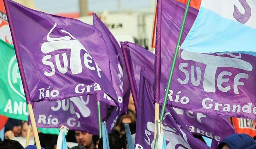 Docentes fueguinos reclaman un plan de desendeudamiento