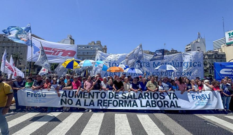 El FreSU ratific&oacute; el plan de lucha y anunci&oacute; un paro general cuando Diputados trate la reforma laboral