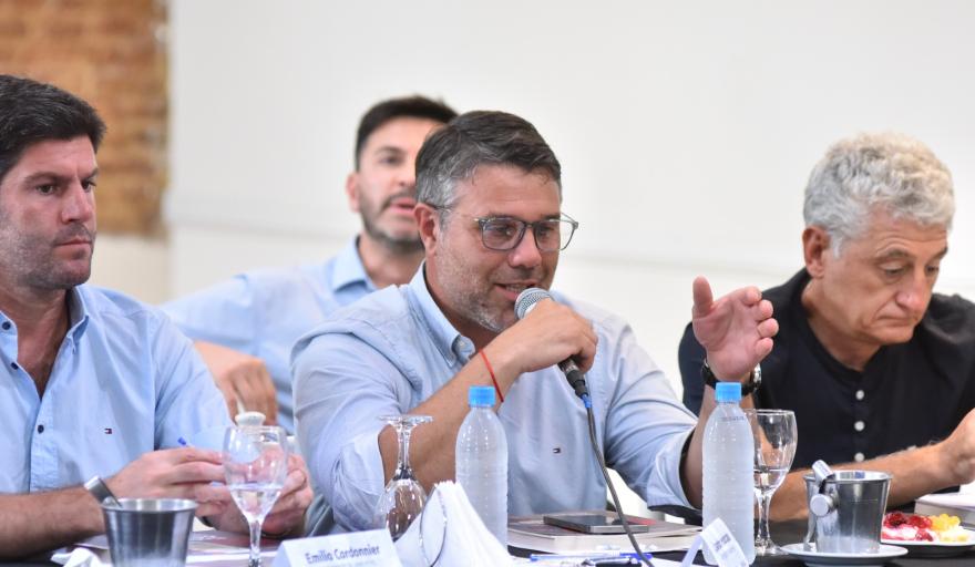 Lisandro Hourcade apunt&oacute; a la generaci&oacute;n de empleo y el desarrollo de los municipios en encuentro regional en Chascom&uacute;s