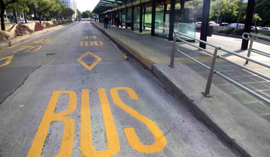 El Gobierno eval&uacute;a sanciones contra la UTA y La Fraternidad por adherir al paro general