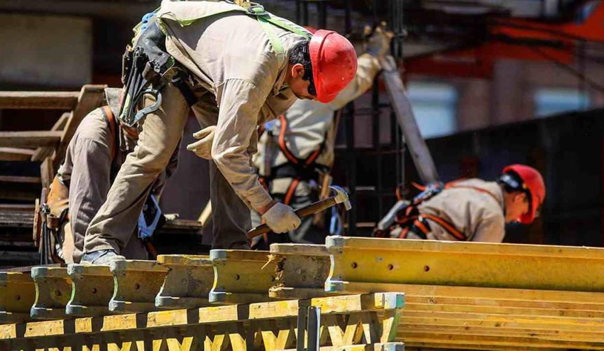 El Gobierno insiste con un nuevo blanqueo laboral tras el fracaso del plan incluido en la Ley Bases