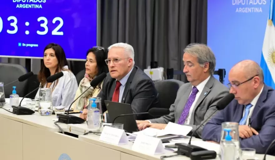 La UOCRA se moviliz&oacute; al Congreso y pidi&oacute; que la Ley de Glaciares contemple el impacto en el empleo