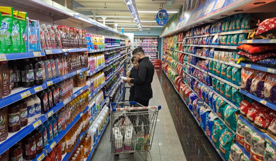 El Colapso del Consumo Masivo: Crisis Inminente Bajo el Gobierno de Milei