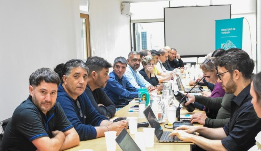 Axel Kicillof acord&oacute; un 9% de aumento y desactiv&oacute; el conflicto con estatales bonaerenses