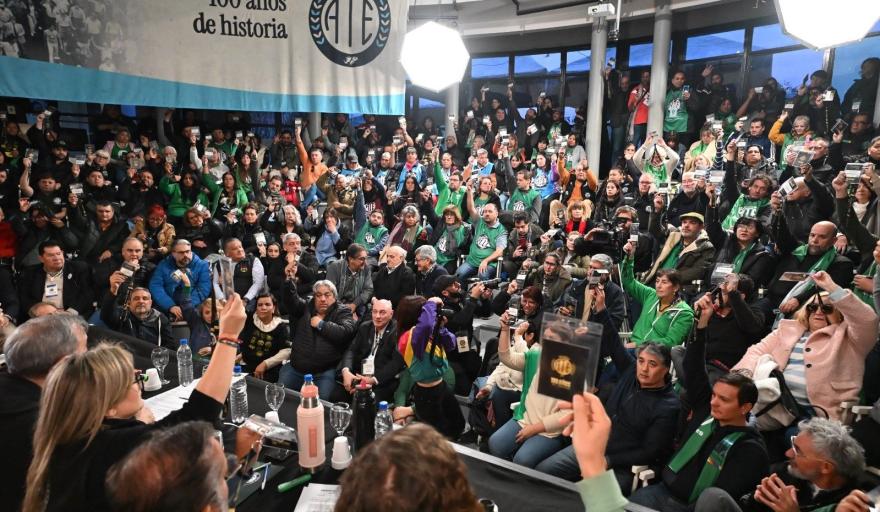 ATE llev&oacute; a la Justicia la Reforma Laboral y cuestiona el uso de fondos previsionales para financiar despidos